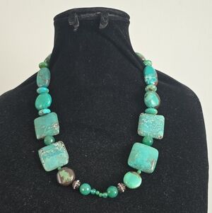  Vintage handmade turquoise beaded necklace with silver-tone accents